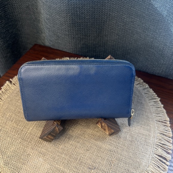 Authentic PRADA $1,000 Saffiano Blue Leather Round Zip Long Wallet COA Included - Picture 11 of 16